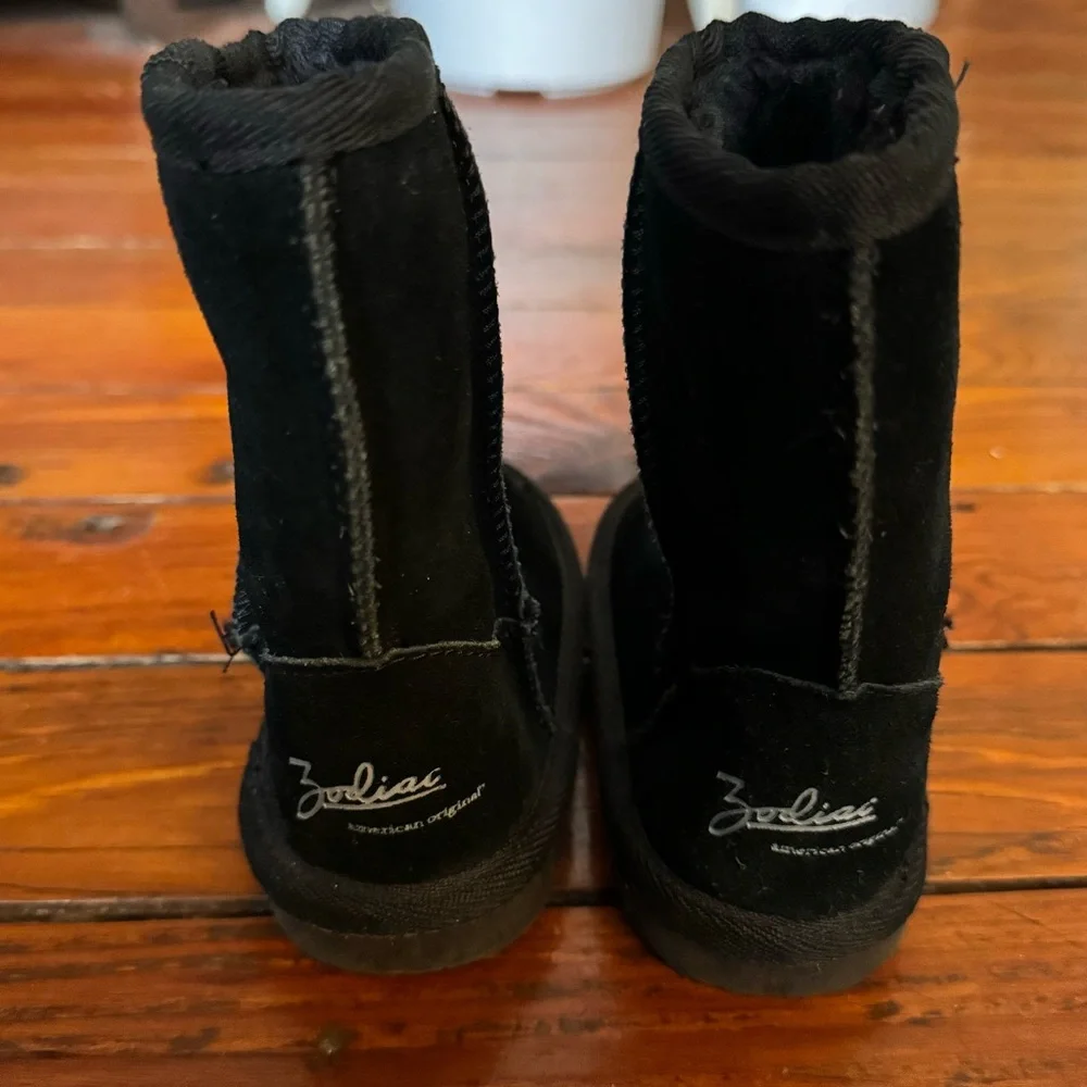 Zodiac black fur